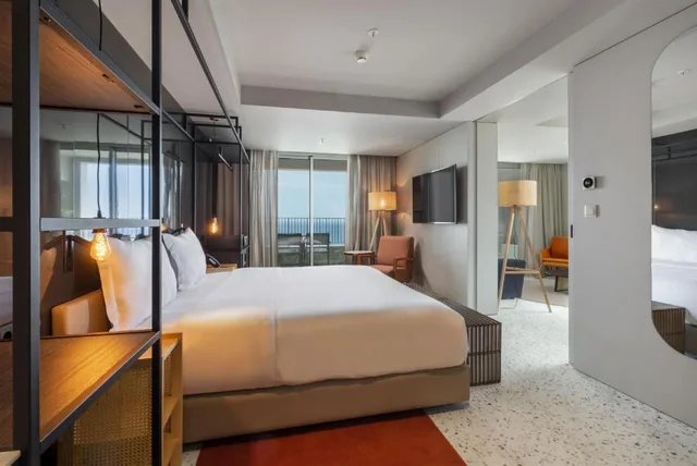 جناح بإطلالة على البحر، NEXT by Savoy Signature 1/2