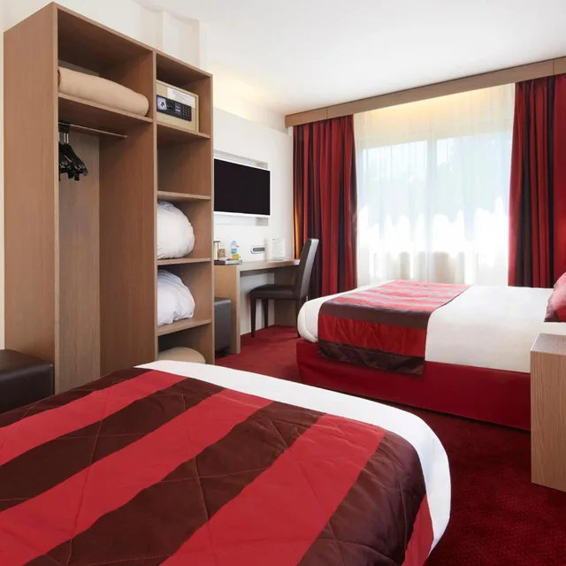 Room, Triple, Kyriad Grenoble Centre Formerly Inter Hotel Patrick 4/5
