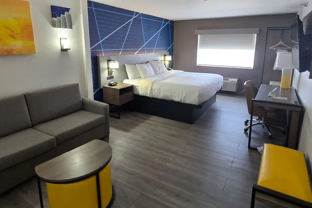جناح بسرير كينج، Comfort Suites Terre Haute University Area 1/2
