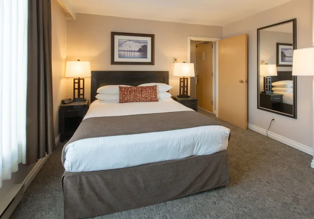 Signature, King Bed, Embassy Inn 2/6