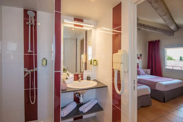 غرفة سوبيريور ثلاثية، Hotel du Forum 7/10