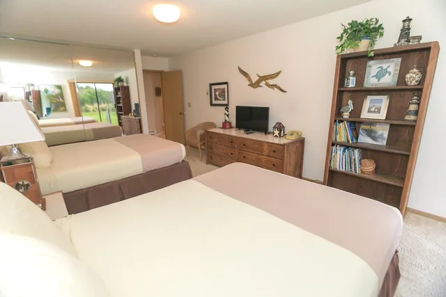 1 Bedroom, Deluxe, 2 Queen Beds, Pool View, Pool Side, Sofa، The Grey Gull 2/4