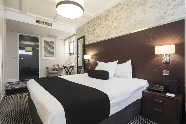 Semi Basement, Triple, Partial View, Street Floor، Notting Hill 2/3