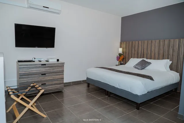 Comfort, Suite, Queen Bed, Balcony, Kitchen, Eclipse Apartment 1/7