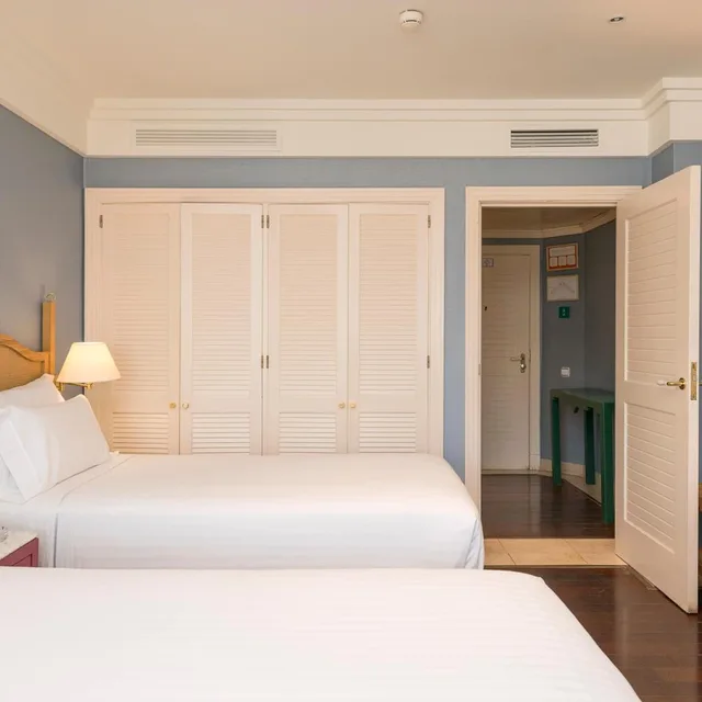 Room, Double or Twin Bed, Sea Front، Playa Victoria 1/10