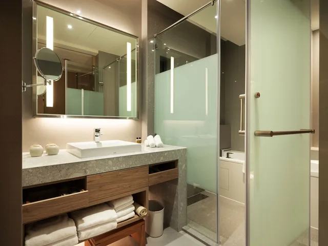 Classic, Family, 2 Double Beds, Fame Hall Garden Hotel 3/3