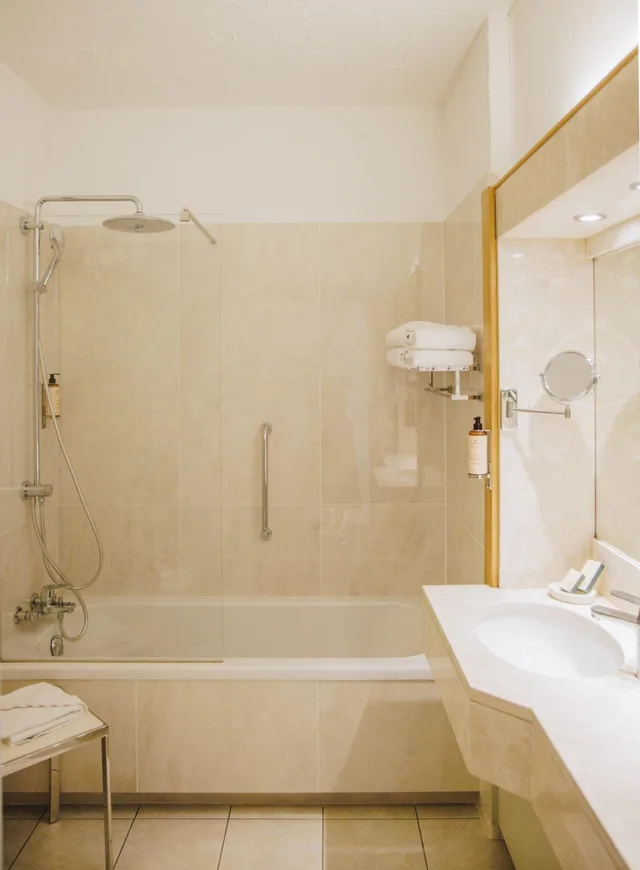 غرفة بريفيليج بسرير مزدوج أو سريرين منفصلين بإطلالة على البحر، Hotel Alivi 7/8