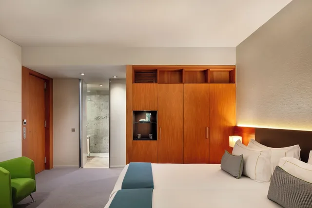 Inner, Smart, Queen Bed, with View، The Artist Grand Hotel of Art 4/7