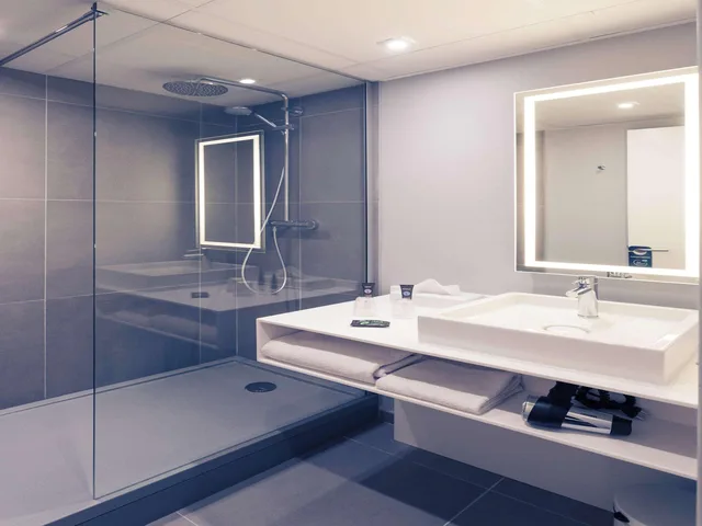 غرفة تنفيذية بسرير كوين، NOVOTEL BOURGES 8/8