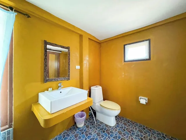 غرفة ديلوكس ثلاثية بسرير مزدوج وسرير فردي، Baanbali Beach Resort 7/8