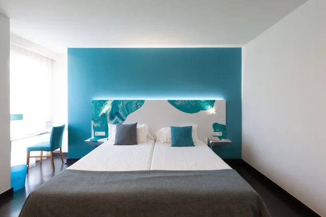 غرفة كلوب بسريرين منفصلين مع أريكة، Hotel Concordia Barcelona 1/8