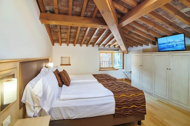 Suite, Twin Beds, Attic، Hotel Portici (Romantik and Wellness) 1/3