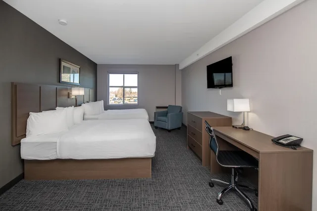 Coast, Superior, 2 Queen Beds, Top Floor، Coast Lethbridge Hotel and Conference Centre 7/10