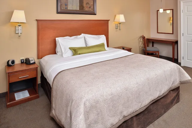 جناح بسرير كينج بغرفة نوم واحدة لذوي الإعاقة، CANDLEWOOD SUITES WILLISTON 1/1
