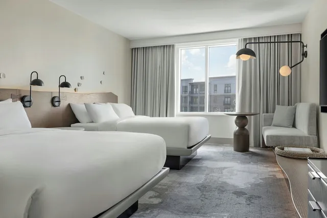 غرفة بسريرين كوين لذوي الإعاقة، The Limited Hotel Charleston 1/7