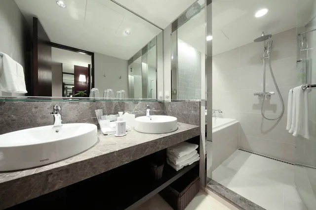 غرفة ثلاثية بثلاثة أسرّة في طابق مرتفع، Solaria Nishitetsu Hotel Seoul Myeongdong 5/8