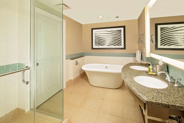 جناح بسريرين كينج وسرير كوين بـ3 غرف نوم مع أريكة، Hilton Grand Vacations Club Parc Soleil Orlando 3/13
