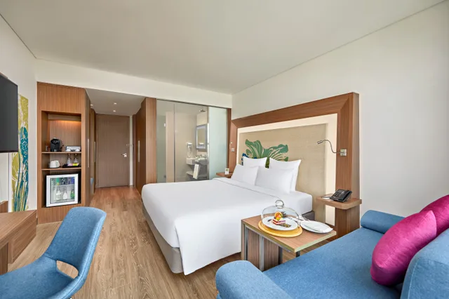 غرفة بريميير بسرير كينج، Novotel Saigon Centre 3/6