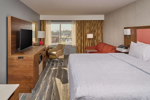 استوديو بسرير كينج، Hampton Inn Anchorage 1/5