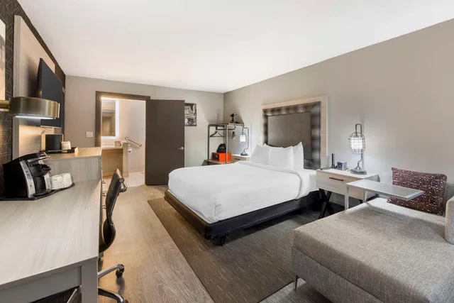 غرفة بسرير كوين لذوي الإعاقة، Aiden by Best Western South Reno, NV 2/4