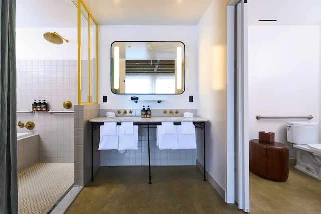 Renovated, Tri, Suite, King Bed, King and Twin Beds, Accessible، STILE Downtown Los Angeles by Kasa 6/6