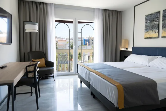 غرفة بإطلالة على المسبح مفردة بسريرين منفصلين، Urh Sitges Playa Hotel 1/3