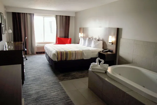 Suite, King Bed, Jetted Tub, Accessible, Country Inn and Suites by Radisson Council Bluffs IA 8/9