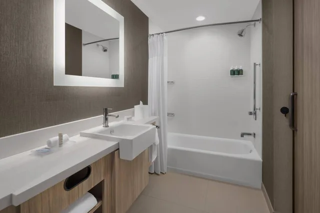Suite, King Bed, Trundle Bed, Bathtub, Accessible, SpringHill Suites by Marriott Tuckahoe Westchester County 8/10