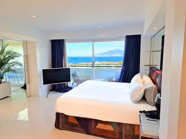 جناح بسرير كينج، Hilton Sorrento Palace 1/8