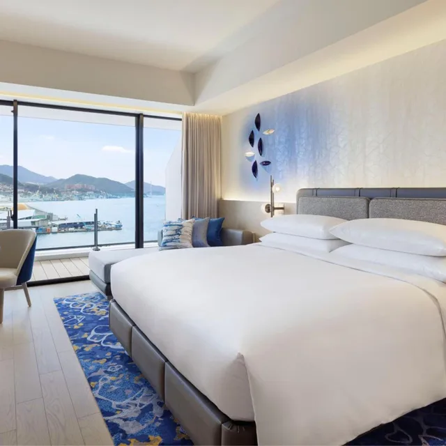 غرفة بريميوم بسرير كينج بإطلالة على المرفأ، Nagasaki Marriott Hotel 1/2