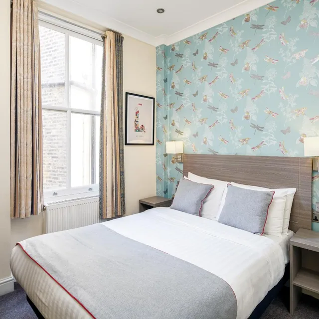 غرفة قياسية بسرير كينج، OYO Bakers Hotel London Victoria 1/9