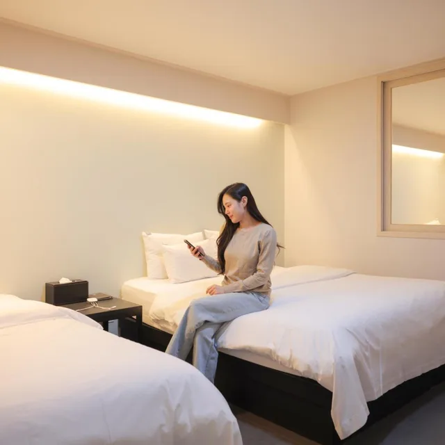 Room, Twin Beds, Vip Hotel Mok-Po 6/10