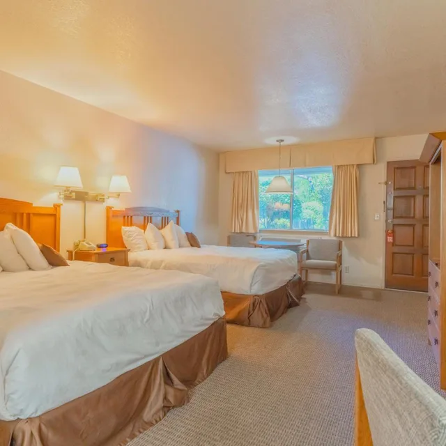 غرفة بسرير كوين، Mariposa Lodge 1/10