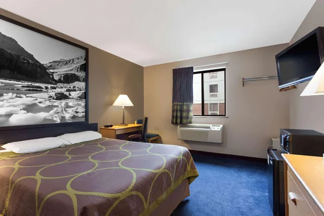 غرفة بسرير كوين، Super 8 By Wyndham Helena 1/2