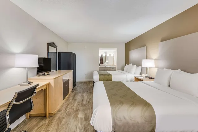 غرفة قياسية بسريرين كوين، Quality Inn and Suites Hot Springs Lake Hamilton 1/4
