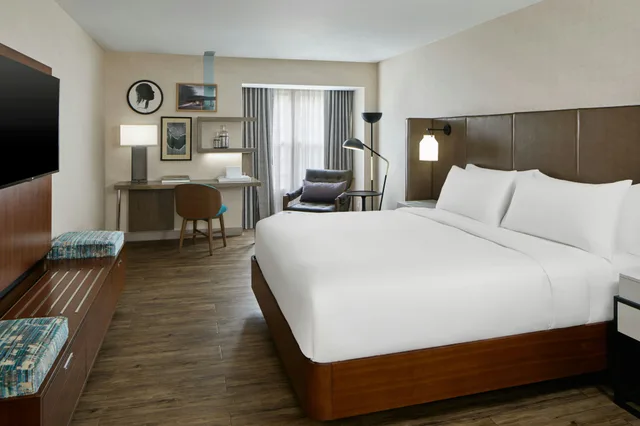 غرفة، The Del Monte Lodge Renaissance Rochester Hotel Spa 1/10