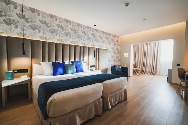 غرفة تنفيذية ثلاثية بثلاثة أسرّة، LA LAGUNA GRAN HOTEL 1/6