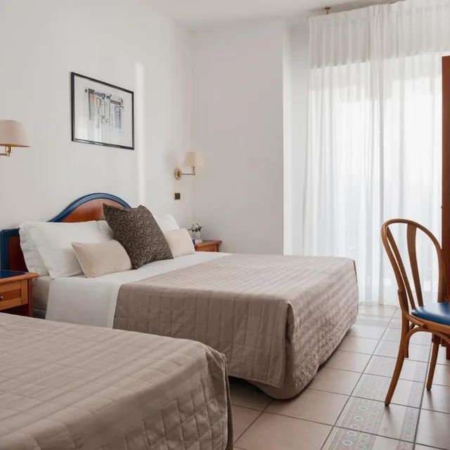 Deluxe, Quadruple, Lateral Side Sea View، Hotel Ascot 5/6
