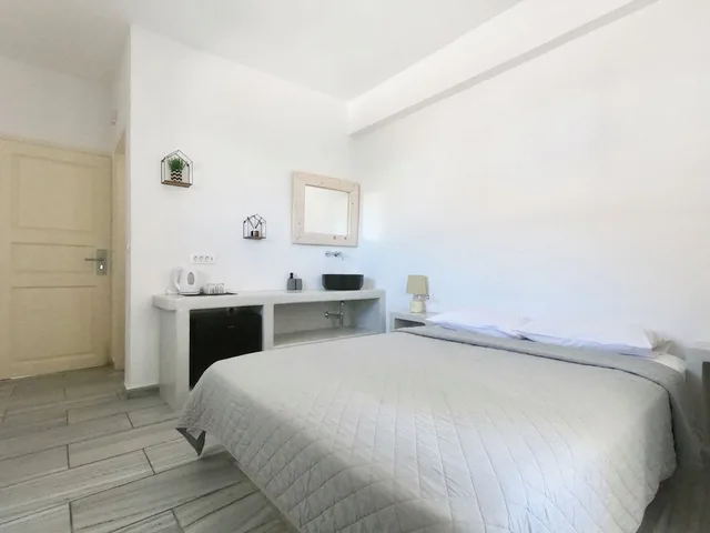 Inner, Economy, Twin Beds, with View، Anny Studios Perissa Beach 3/5