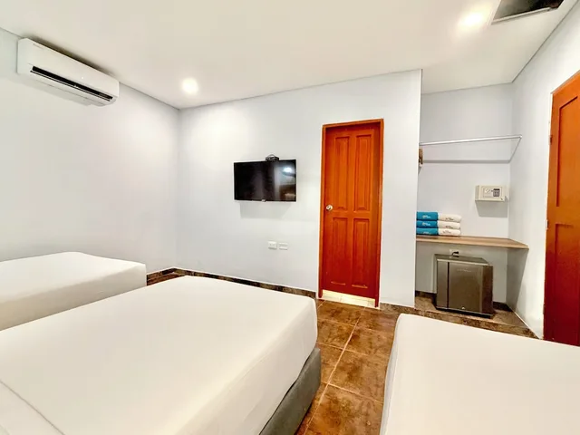 غرفة قياسية ثلاثية بسرير كينج وسرير فردي، Hotel Caribbean Cartagena 1/10