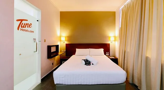 غرفة ديلوكس بسرير مزدوج، Tune Hotel Waterfront Kuching 2/5