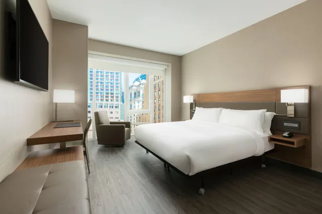 غرفة بسرير كينج بإطلالة على المدينة، AC HOTEL NEW YORK TIMES SQUARE 2/6