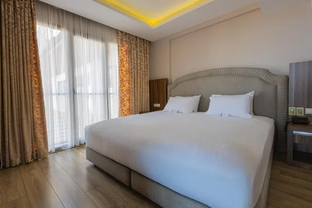جناح، Anemon Hotel Trabzon 1/3