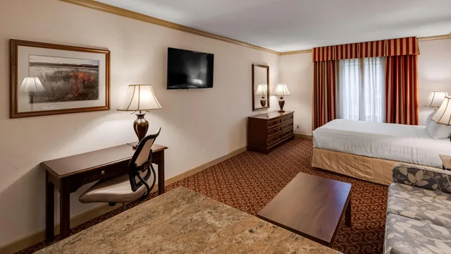 جناح بسرير كوين، Best Western Plus Morristown Inn 6/6