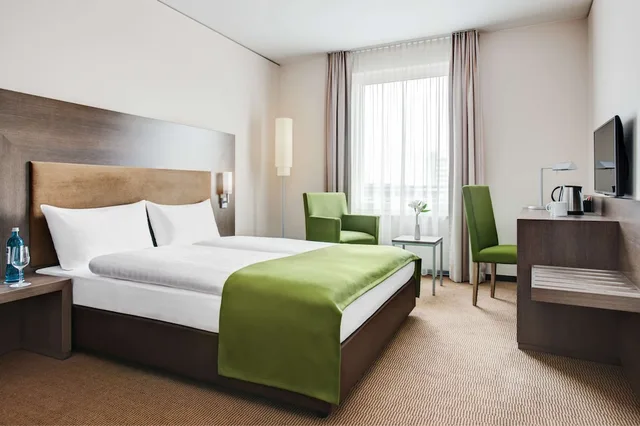 Business, Double Bed, Intercityhotel Mainz 2/4
