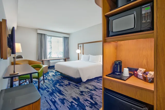 غرفة بسرير كينج، Fairfield Inn & Suites by Marriott Orlando at Flamingo Crossings Town Center 2/8