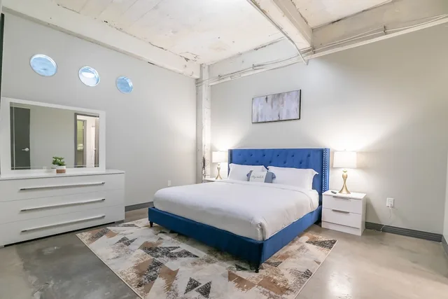3 Bedrooms, Elite, Apartment, 1 Queen and 2 King Beds, Pool View, Executive Level, Luxury Downtown Dallas Stay by Amyfinehouse 3/10