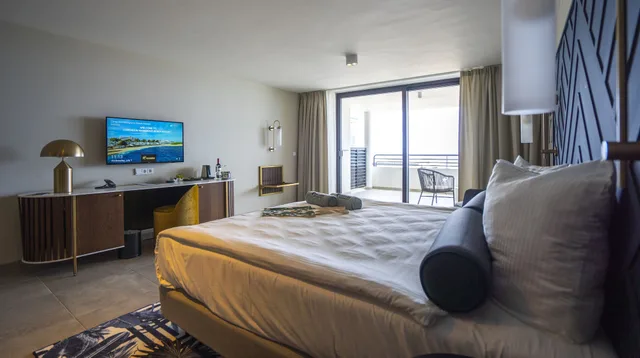 غرفة رباعية بسريرين كينج، Mangrove Beach Corendon Curacao All-Inclusive Resort, Curio by Hilton 3/10