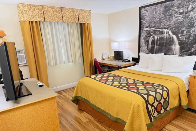 غرفة قياسية بسرير كوين، Super 8 By Wyndham Anderson/Clemson Area 3/10