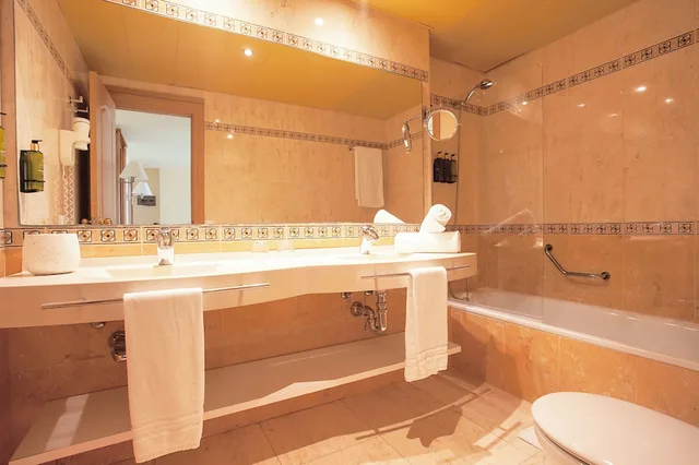 Room, Twin Beds, Murphy Bed, Balcony، Ona Palmira Paguera 7/9